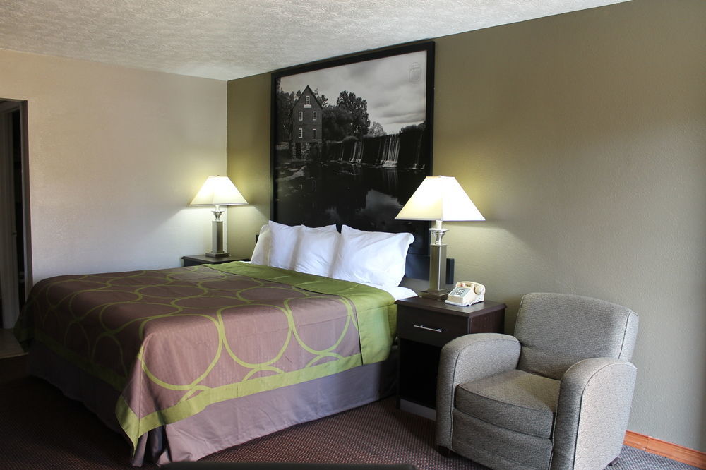 Super 8 By Wyndham Locust Grove Motel Dış mekan fotoğraf